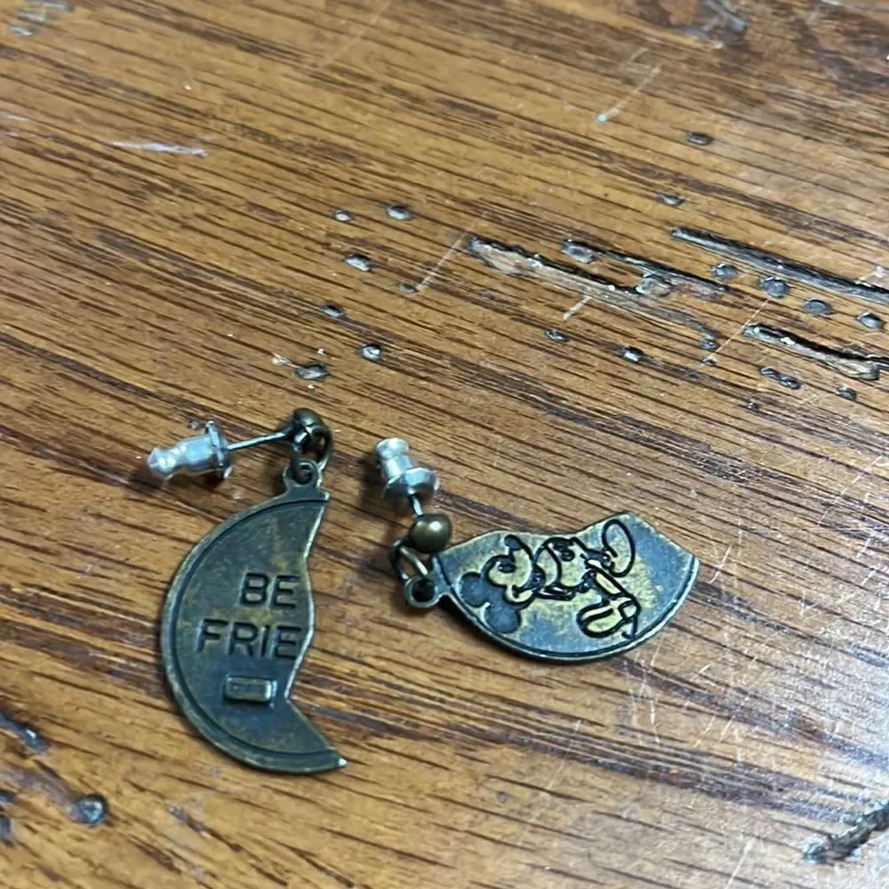 Mickey Mouse Disney earrings - Picture 5 of 6